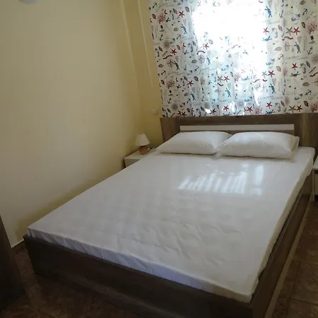 Lefterovi Bungalows Holiday home *